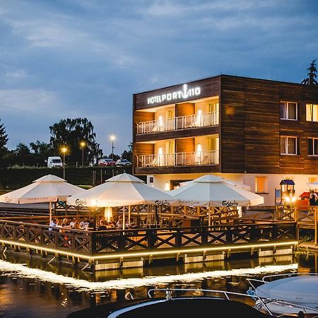 Hotel Port 110 Илава Экстерьер фото